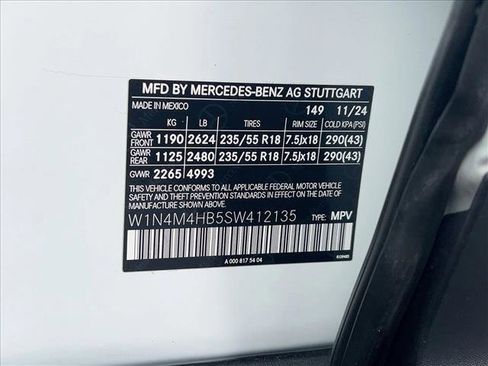 Certified 2025 Mercedes-Benz GLB 250 4MATIC image 24