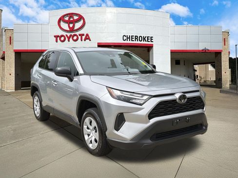 Used 2025 Toyota RAV4 LE FWD image 3