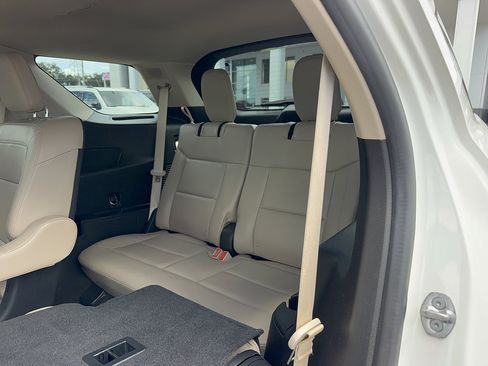 Certified 2022 Ford Explorer Limited w/ Hybrid Equipment Group 310A AWD/4WD image 13