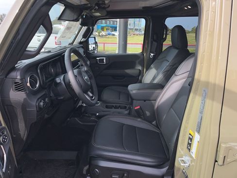 New 2025 Jeep Gladiator Sport image 34