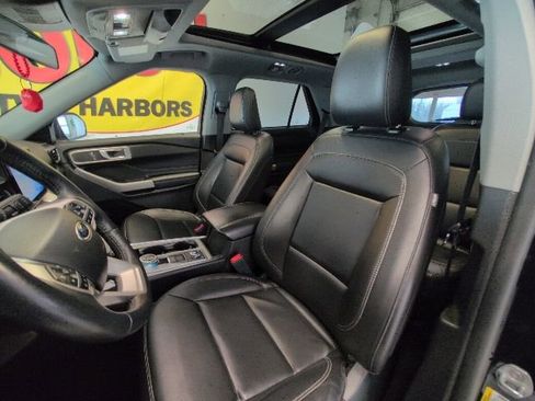Certified 2023 Ford Explorer XLT AWD/4WD image 11
