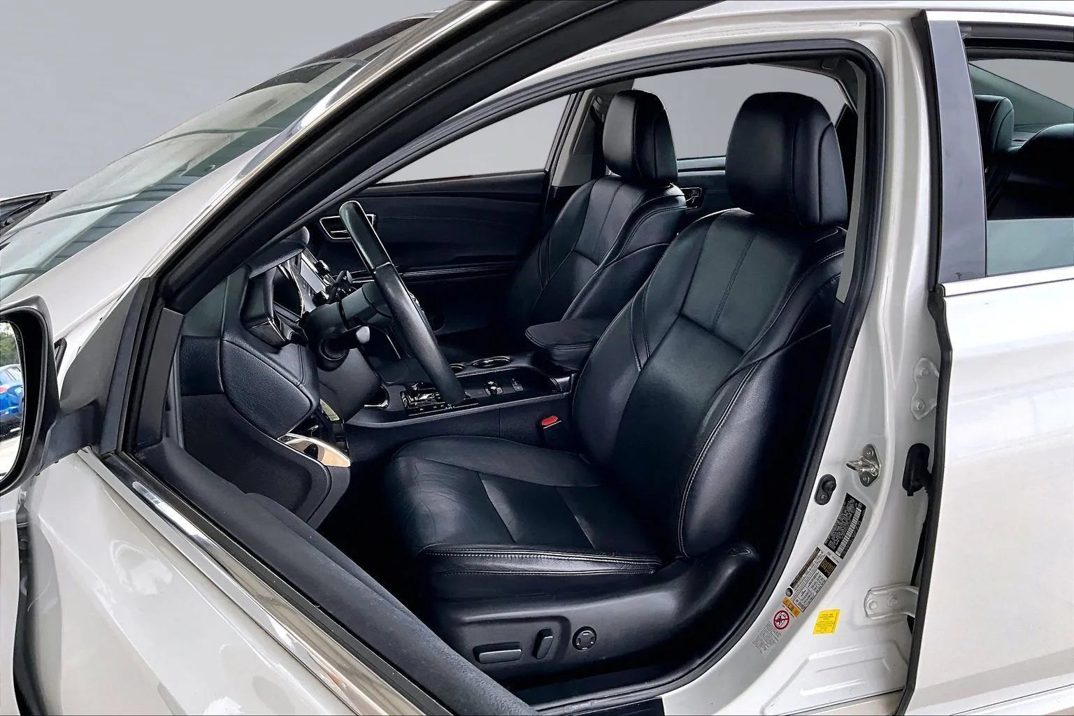Used 2016 Toyota Avalon XLE Plus FWD image 18