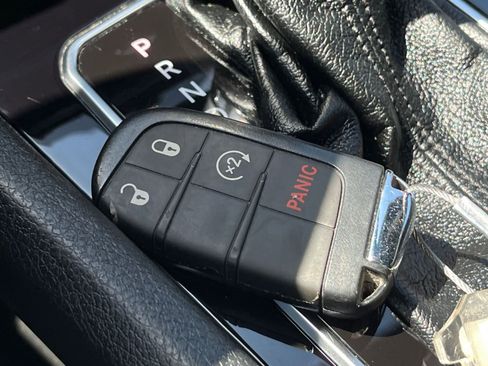 Used 2025 Jeep Compass Limited AWD/4WD image 25