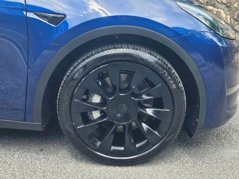 Used 2022 Tesla Model Y Long Range AWD/4WD image 17
