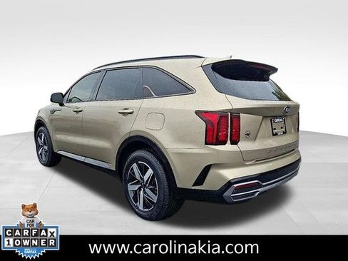Used 2021 Kia Sorento S image 4