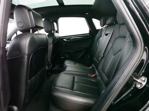 Used 2019 Porsche Macan AWD/4WD image 29