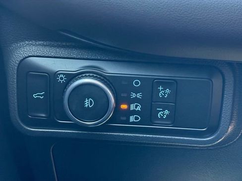 Used 2025 Ford Explorer Platinum image 25