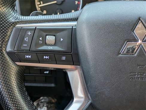 Used 2024 Mitsubishi Outlander SE image 20