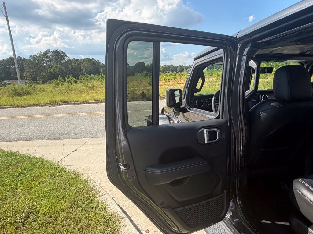 Used 2023 Jeep Wrangler Unlimited Sahara AWD/4WD image 46