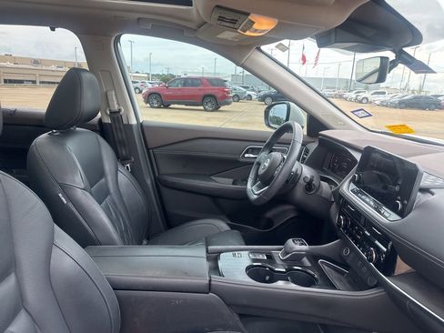 Used 2022 Nissan Rogue Platinum w/ Head-Up Display Package FWD image 29