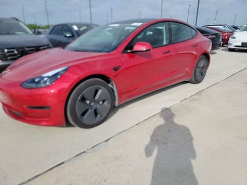 Used 2023 Tesla Model 3 Standard Range image 1