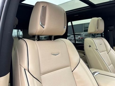Used 2022 Cadillac Escalade Premium Luxury image 28