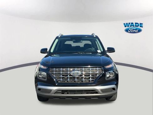 Used 2023 Hyundai Venue SEL image 2