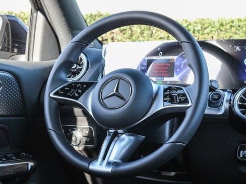 New 2025 Mercedes-Benz EQB 300 4MATIC image 17