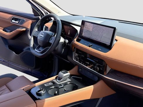 New 2026 Nissan Rogue Platinum image 5