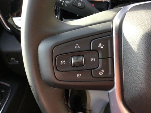 Used 2024 GMC Sierra 1500 SLE image 19