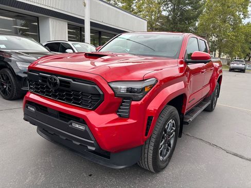 Used 2026 Toyota Tacoma TRD Sport w/ TRD Sport Premium Package AWD/4WD image 15