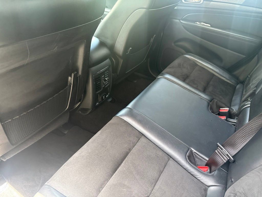 Used 2022 Jeep Grand Cherokee Laredo X AWD/4WD image 16