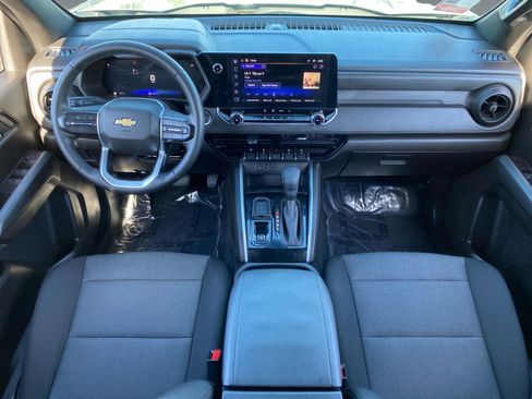 Used 2025 Chevrolet Colorado W/T w/ WT Custom Package image 10