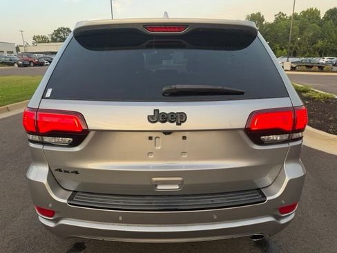 Used 2018 Jeep Grand Cherokee Altitude AWD/4WD image 9
