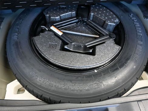 Used 2023 Toyota RAV4 Limited image 16