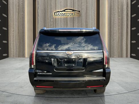 Used 2020 Cadillac Escalade ESV 2WD image 6