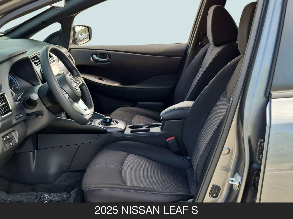 Used 2025 Nissan Leaf S FWD image 14
