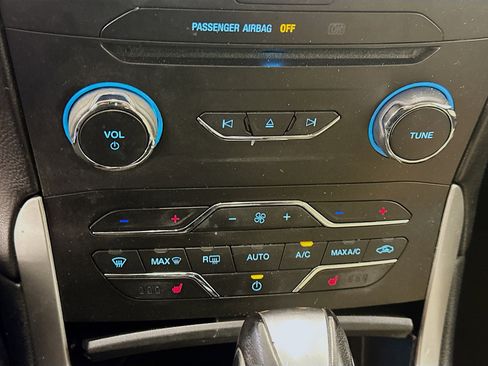 Used 2016 Ford Edge SEL w/ Equipment Group 201A AWD/4WD image 24