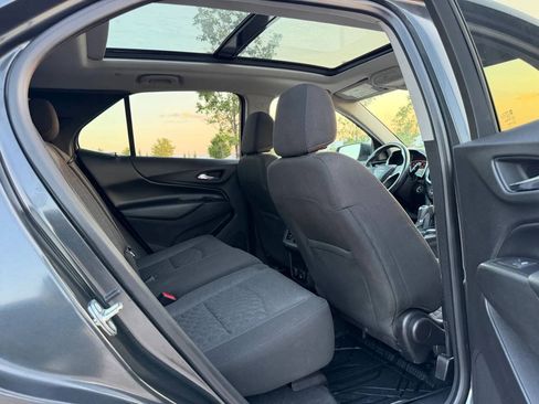 Used 2018 Chevrolet Equinox LT FWD image 16