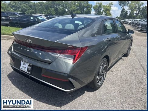 New 2026 Hyundai Elantra Limited FWD image 7