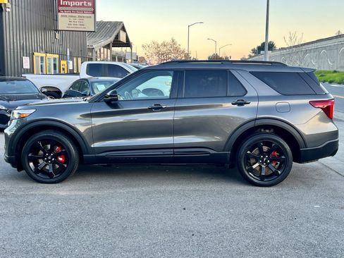 Used 2020 Ford Explorer ST w/ ST Street Pack image 8