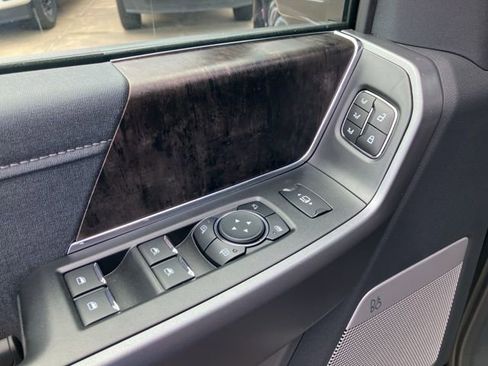 New 2025 Ford F250 Lariat w/ Black Appearance Package image 19