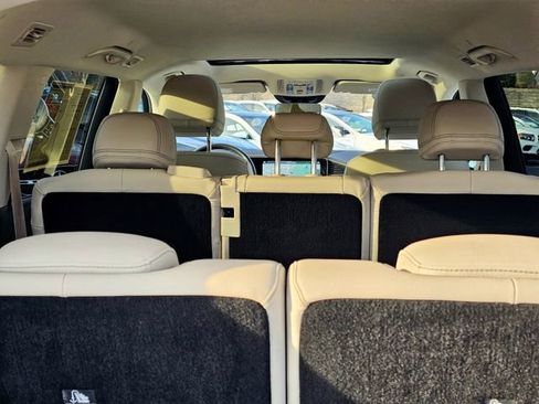 Used 2022 Mercedes-Benz GLS 450 4MATIC image 12