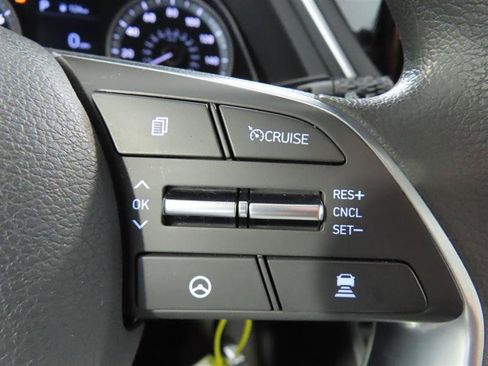 Used 2023 Hyundai Sonata SE w/ Preferred Accessory Package FWD image 19