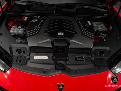 Used 2023 Lamborghini Urus Performante image 7
