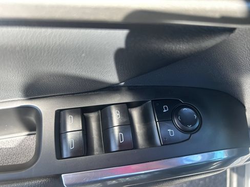 Used 2025 Chevrolet Traverse LT FWD image 22