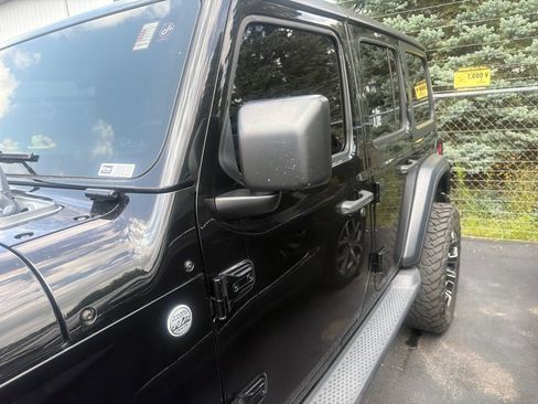 Used 2019 Jeep Wrangler Unlimited Sport S AWD/4WD image 18