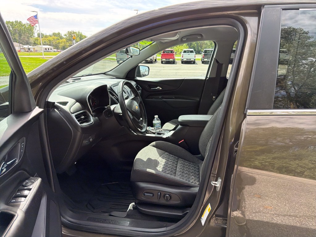 Used 2023 Chevrolet Equinox LT FWD image 11