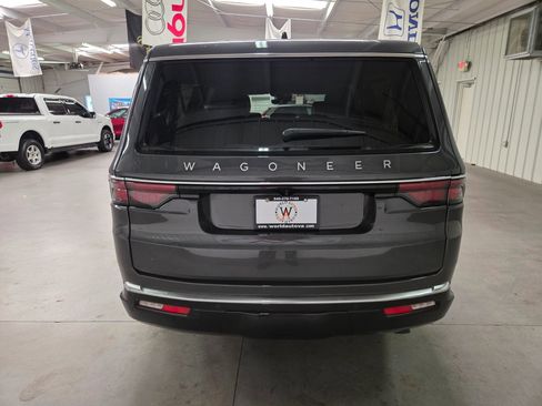 Used 2025 Jeep Wagoneer L Series II w/ 8-pass Seating Package image 6
