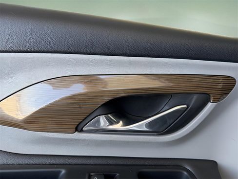 Used 2019 GMC Terrain SLE image 17