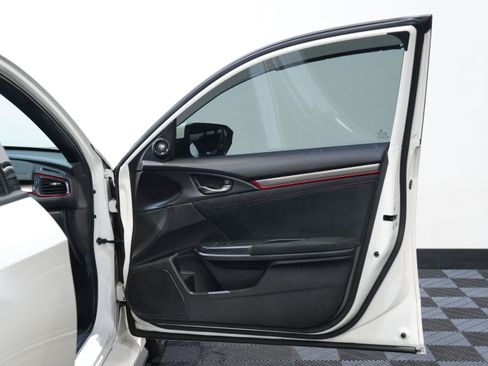 Used 2018 Honda Civic Type R image 22