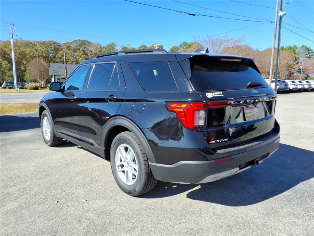 New 2026 Ford Explorer Active w/ Active Comfort Package RWD image 3