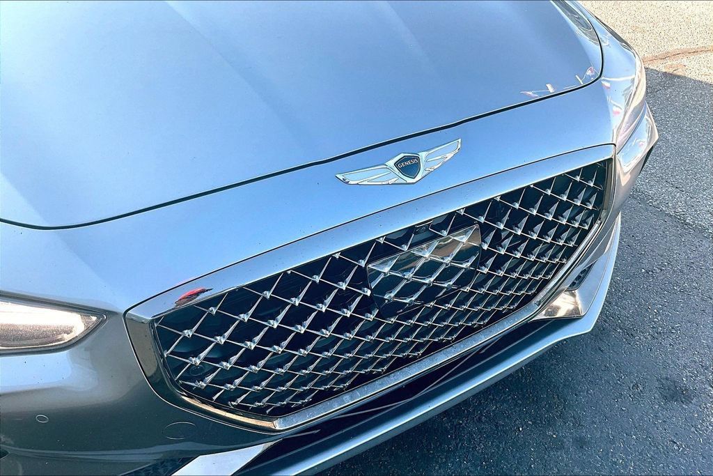 Used 2021 Genesis G70 3.3T RWD image 5