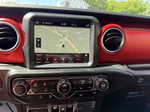 Used 2019 Jeep Wrangler Unlimited Rubicon w/ Dual Top Group AWD/4WD image 28