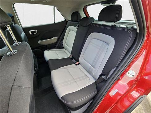 New 2025 Hyundai Venue SEL image 15