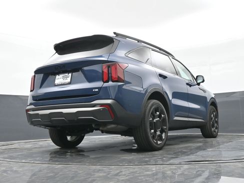 Used 2025 Kia Sorento SX image 46
