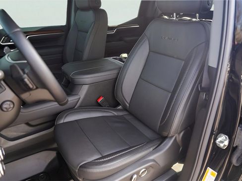 Used 2025 GMC Sierra 1500 Denali image 10