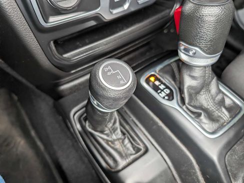 Used 2023 Jeep Wrangler Sport AWD/4WD image 28