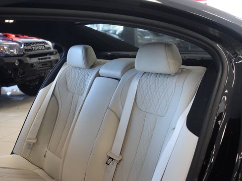 Used 2017 BMW 740i RWD image 72
