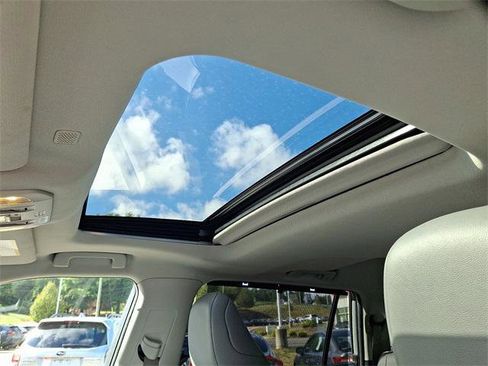 Certified 2022 Toyota Highlander XLE image 14